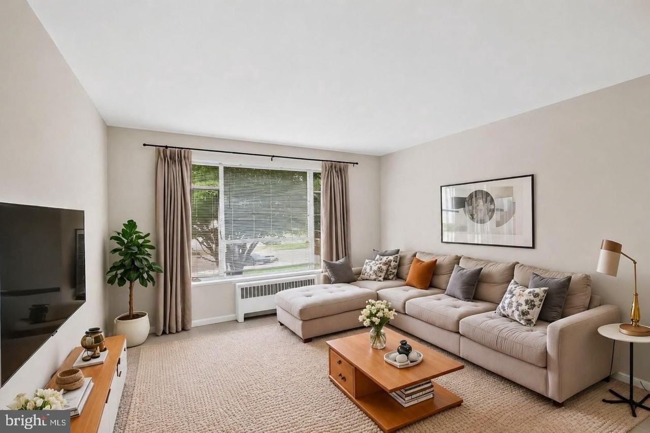 10406 Montrose Ave #101 - Photo 5 of 23