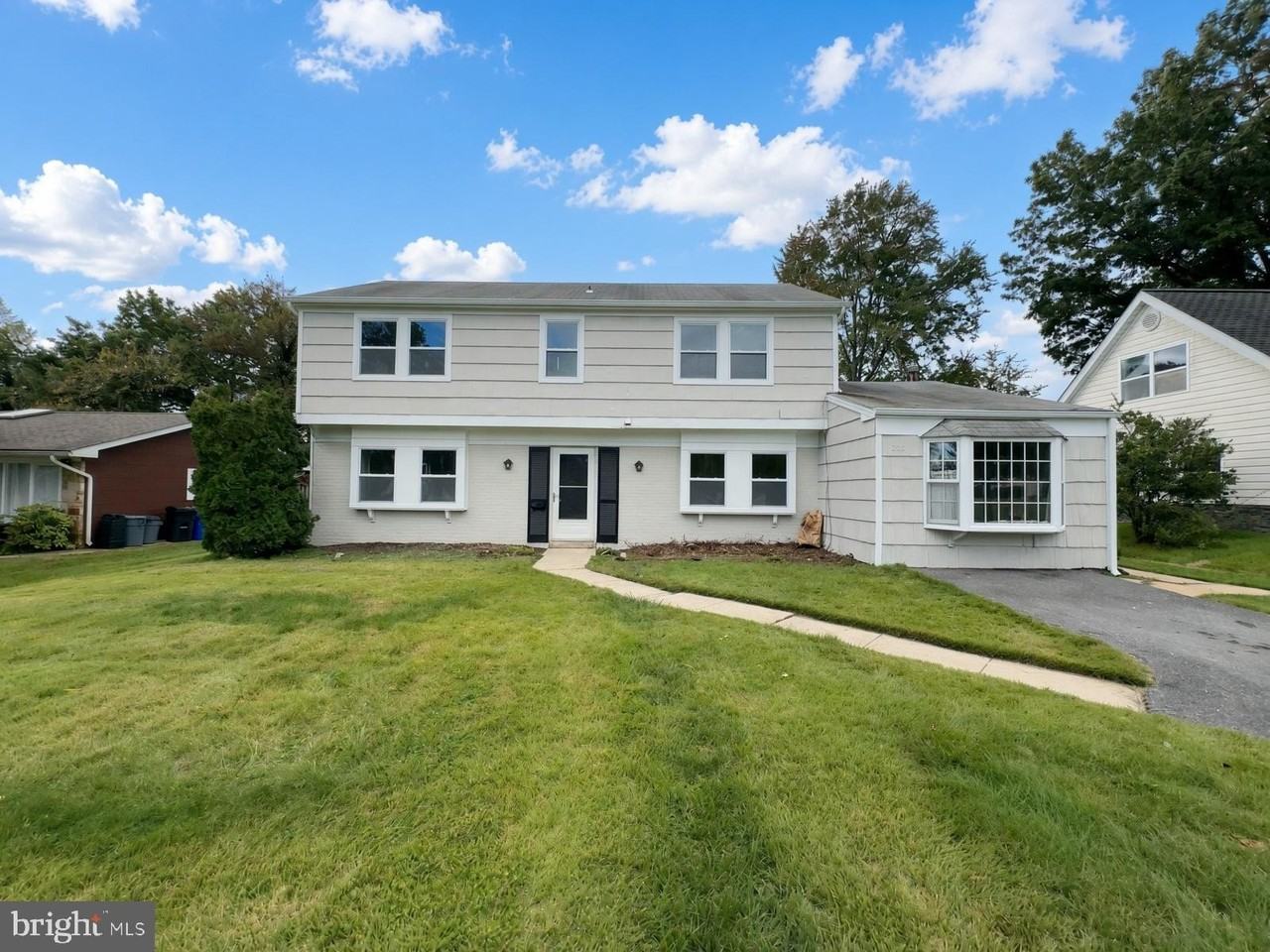 2712 Filbert Ln - Photo 2 of 32