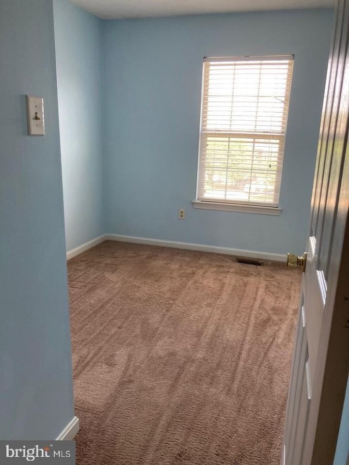 11230 Cristins Cir - Photo 5 of 10