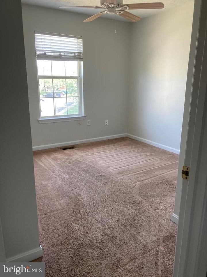 11230 Cristins Cir - Photo 6 of 10