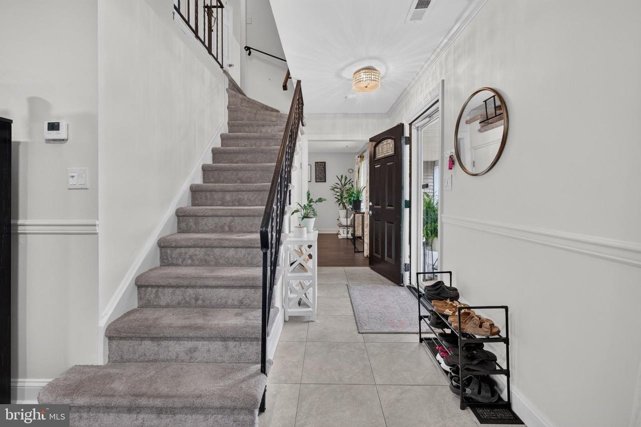 24 Peachfield Ln - Photo 2 of 20