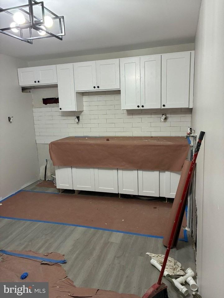288 Colfax St - Photo 5 of 7