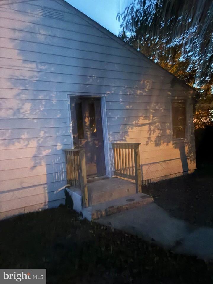 288 Colfax St - Photo 7 of 7