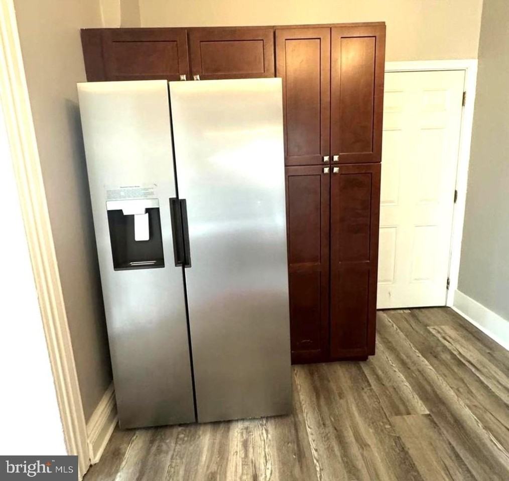532 Windsor St - Photo 7 of 25