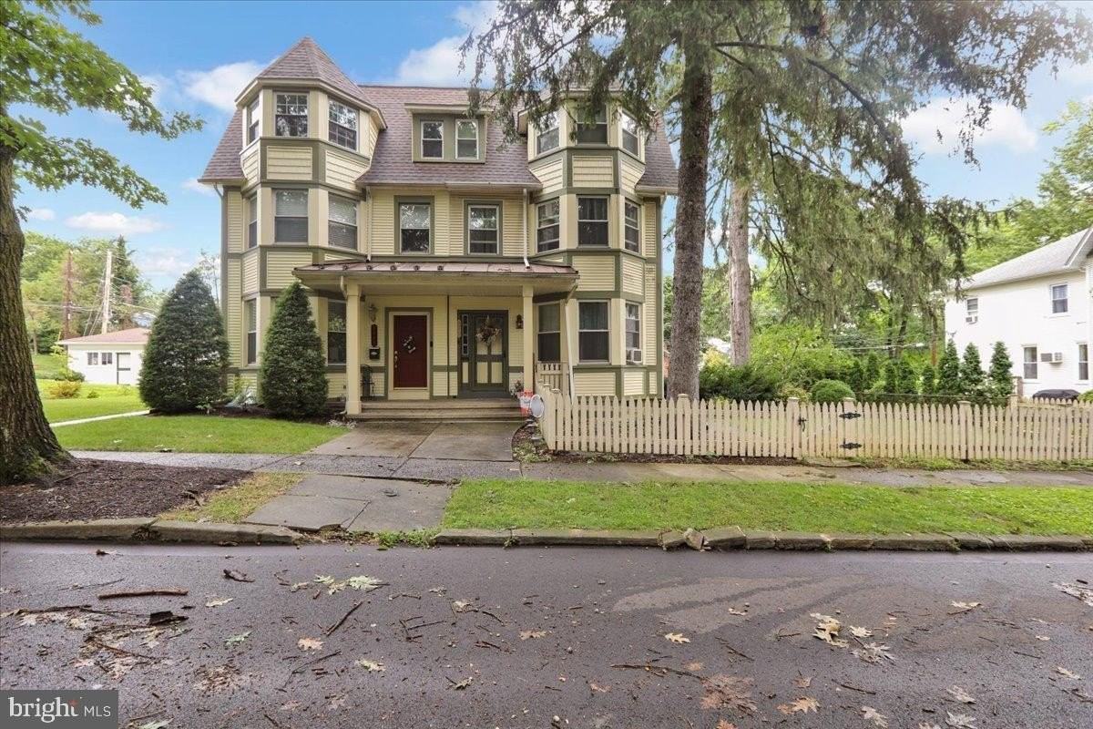 1163 Cleveland Ave - Photo 2 of 32