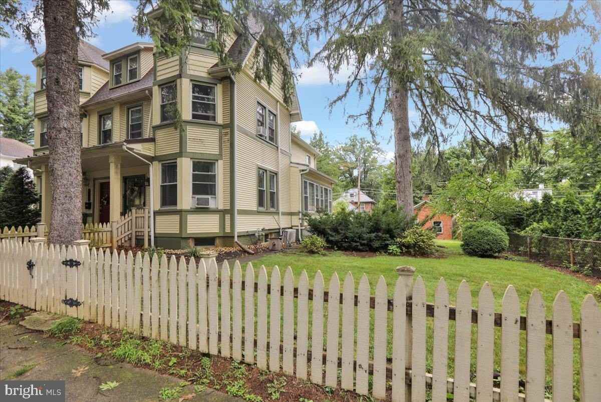 1163 Cleveland Ave - Photo 5 of 32