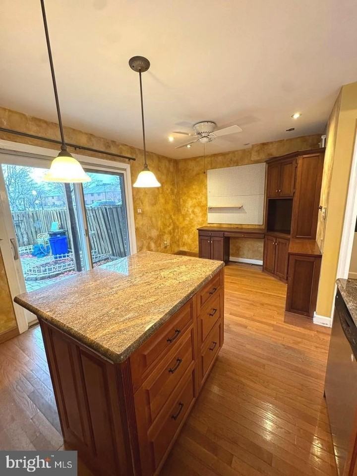 315 Verbeke St - Photo 6 of 20