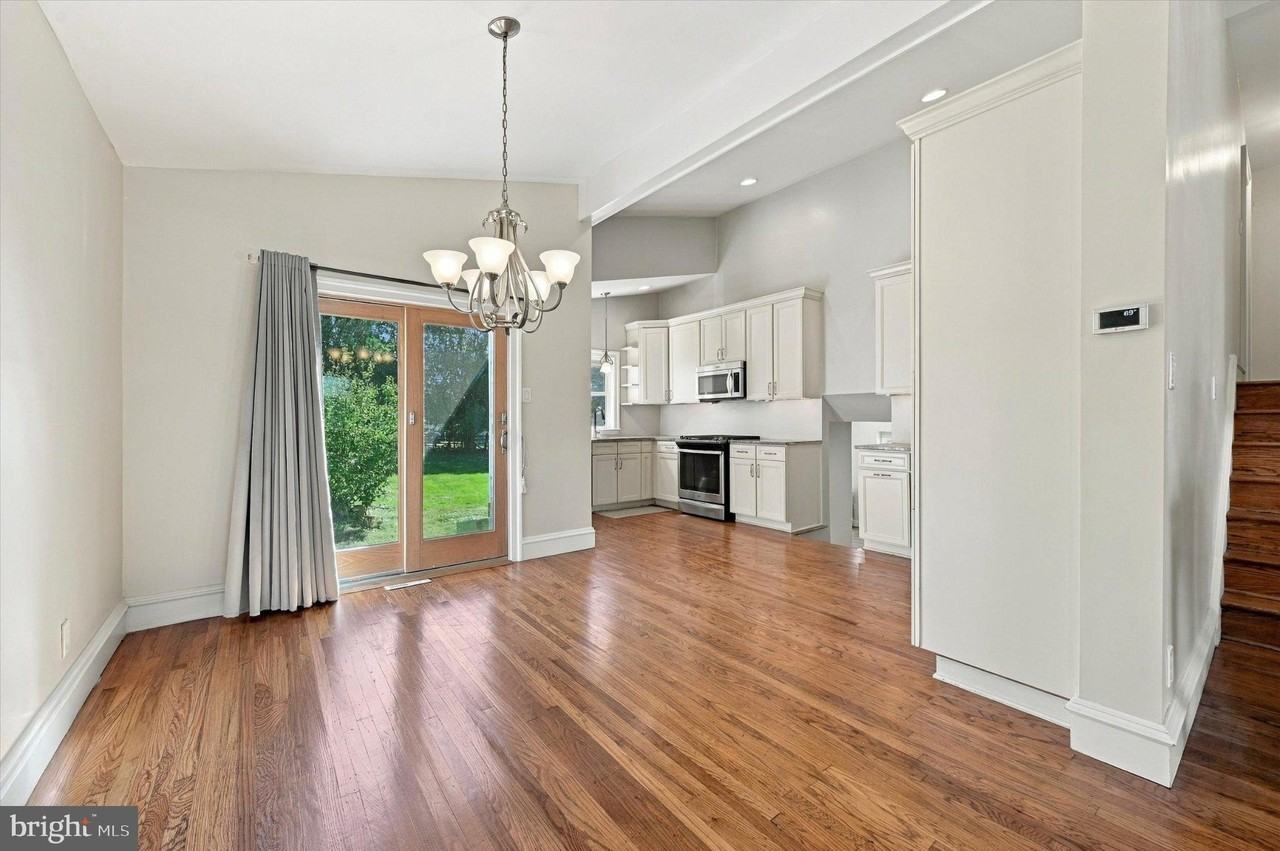 211 Kings Rd - Photo 6 of 16