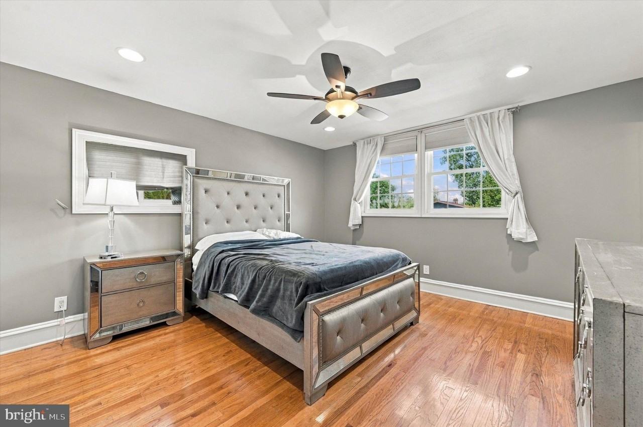 211 Kings Rd - Photo 7 of 16