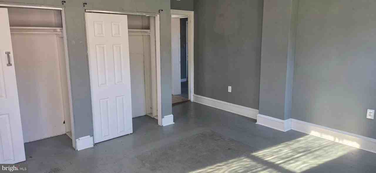 516 E Oak St #1 - Photo 5 of 5