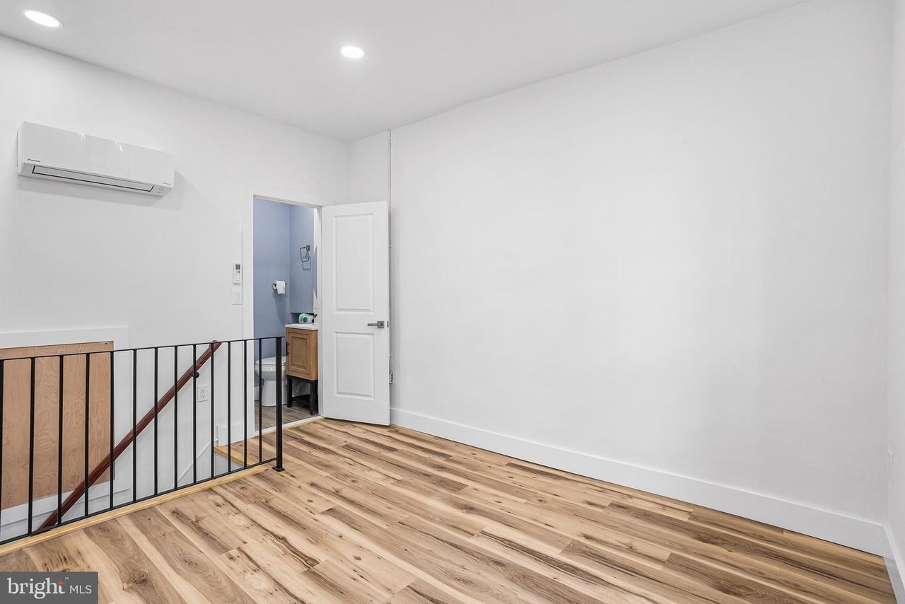 1222 Chancellor St #1F - Photo 3 of 12