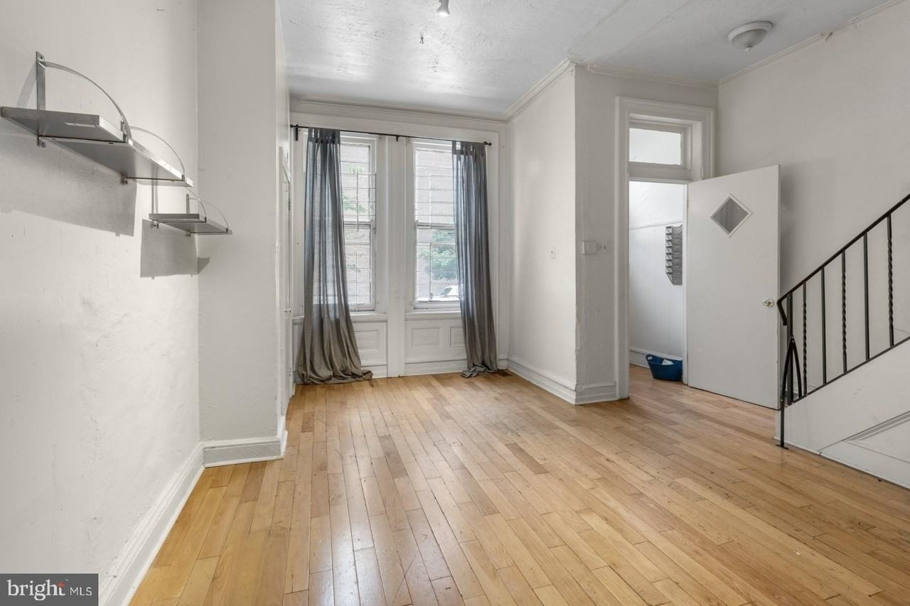 3912 Pine St - Photo 5 of 35