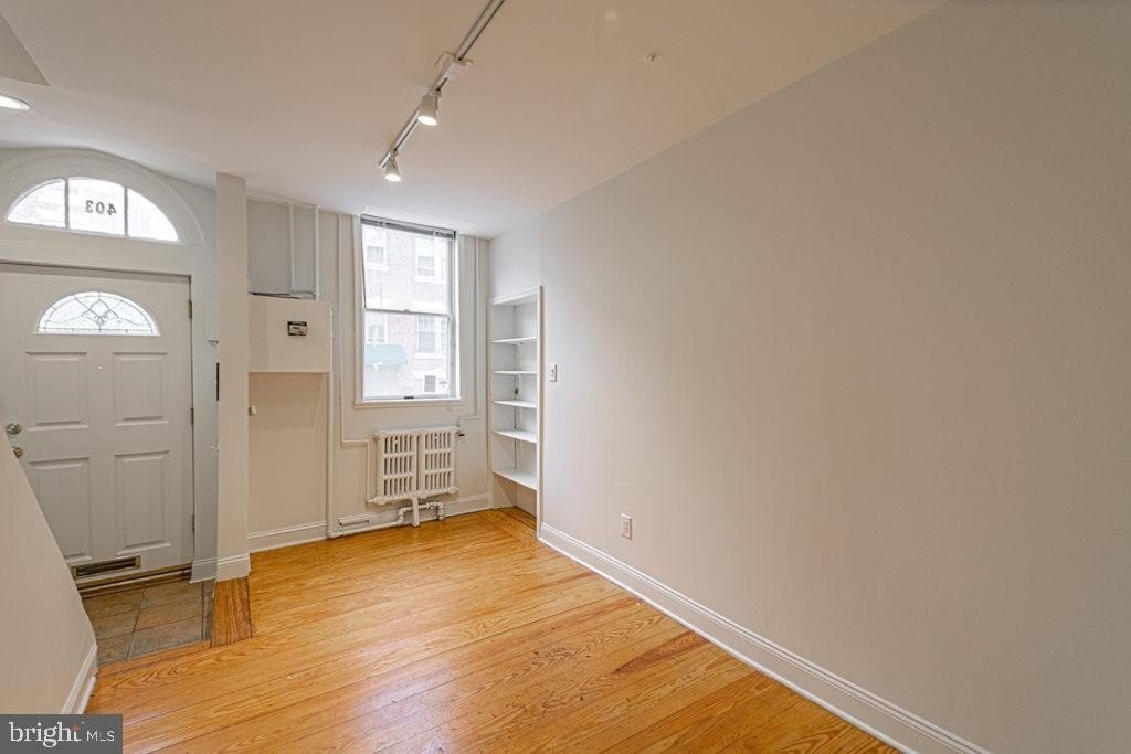 403 S 23rd St - Photo 6 of 15