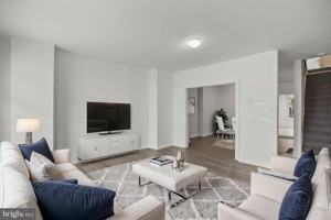 featured image of 206 Baldwin St