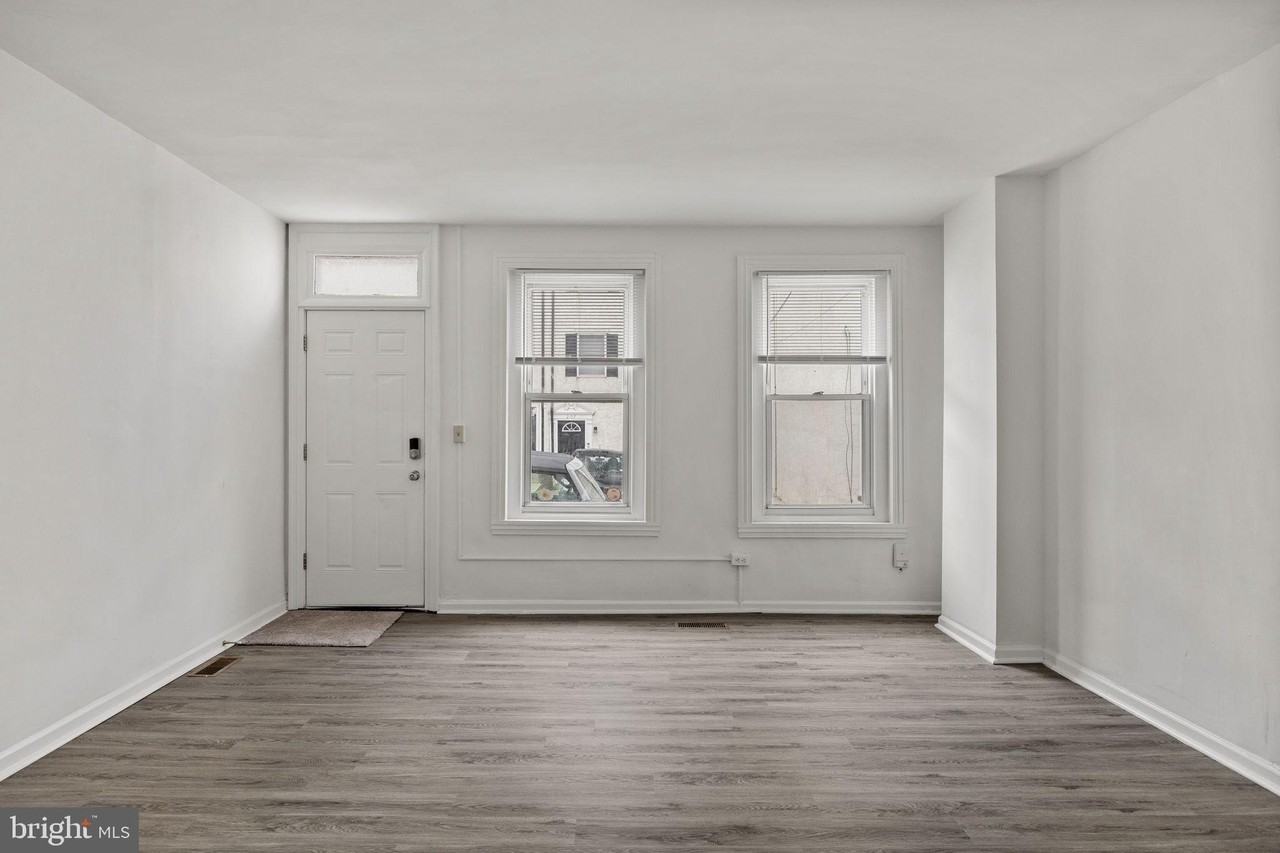 206 Baldwin St - Photo 3 of 35