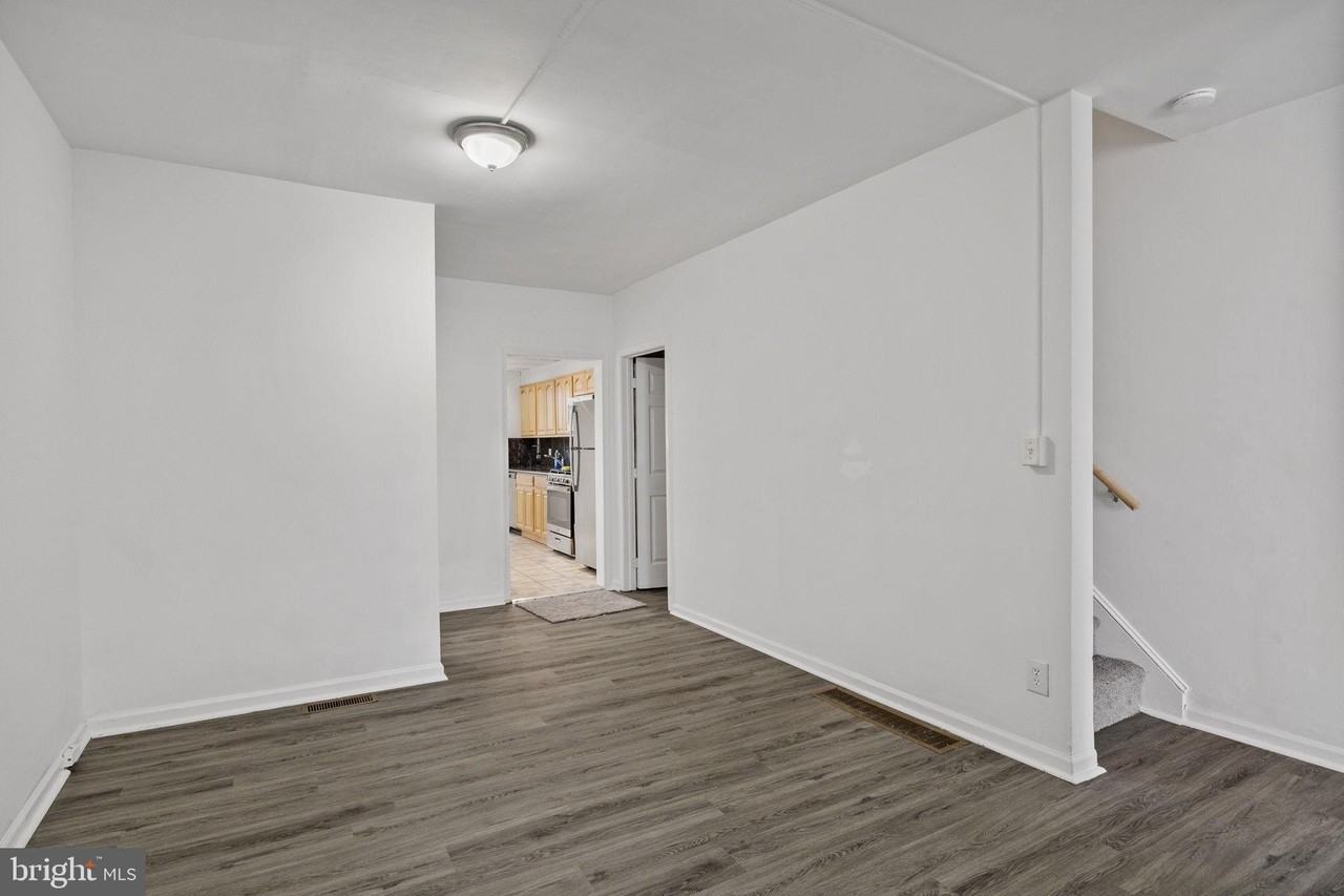 206 Baldwin St - Photo 5 of 35