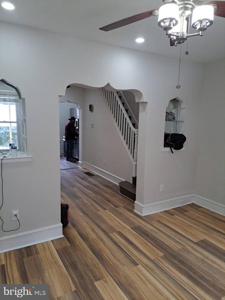 2562 N Hollywood St - Photo 2 of 23