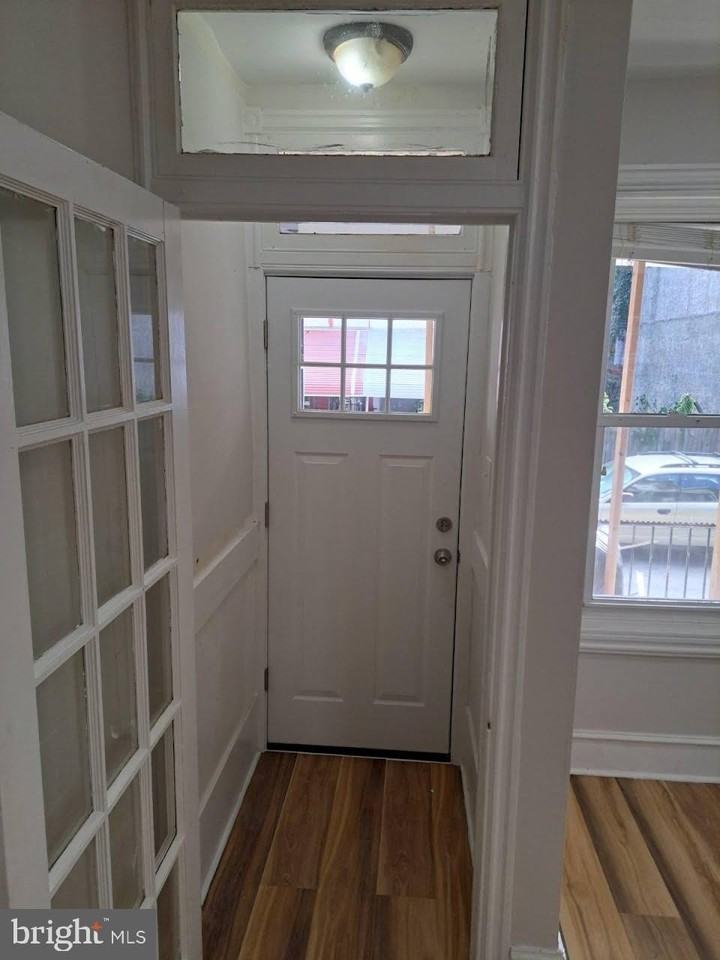 2562 N Hollywood St - Photo 5 of 23