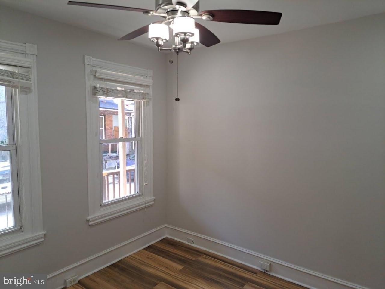 2562 N Hollywood St - Photo 7 of 23