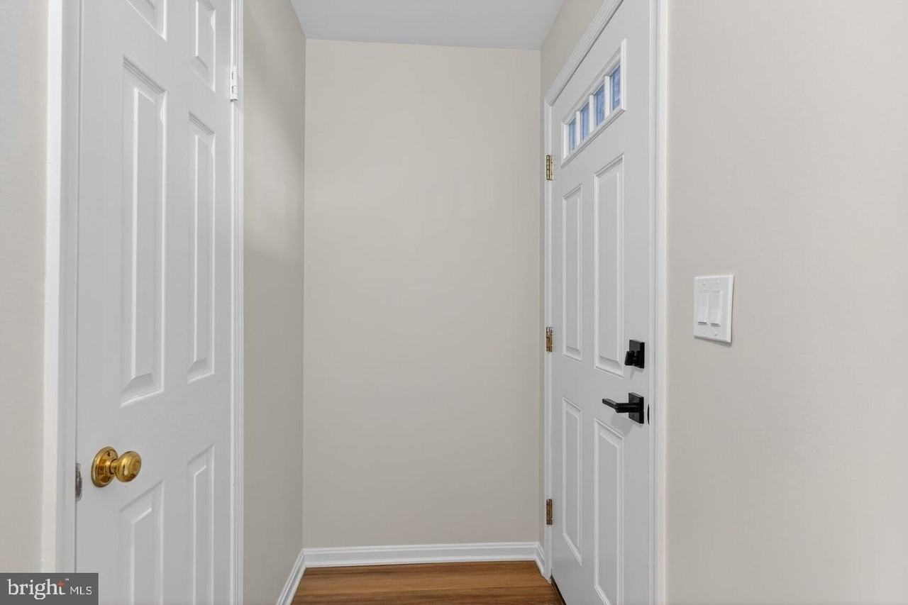 3854 9th Rd S #3854 - Photo 3 of 31