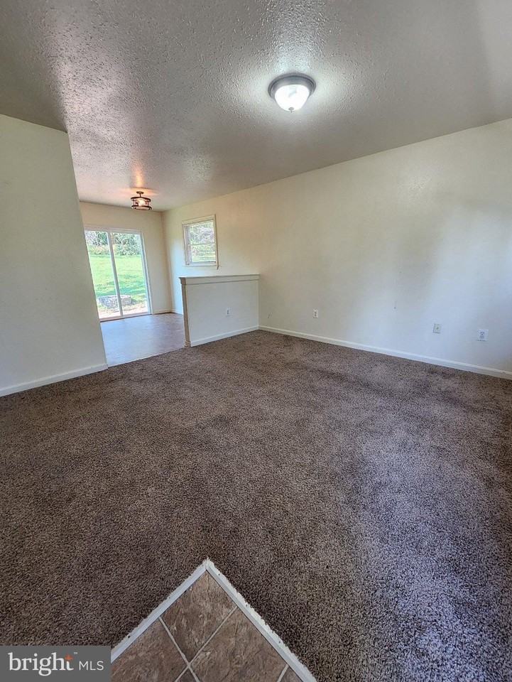 294 East St - Photo 6 of 18