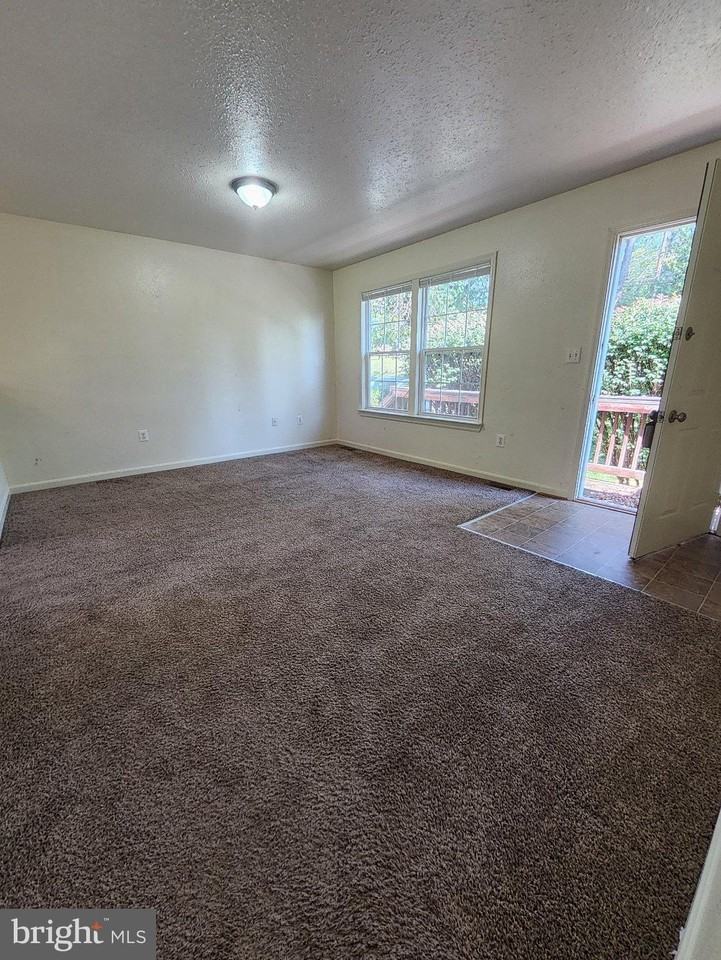 294 East St - Photo 7 of 18