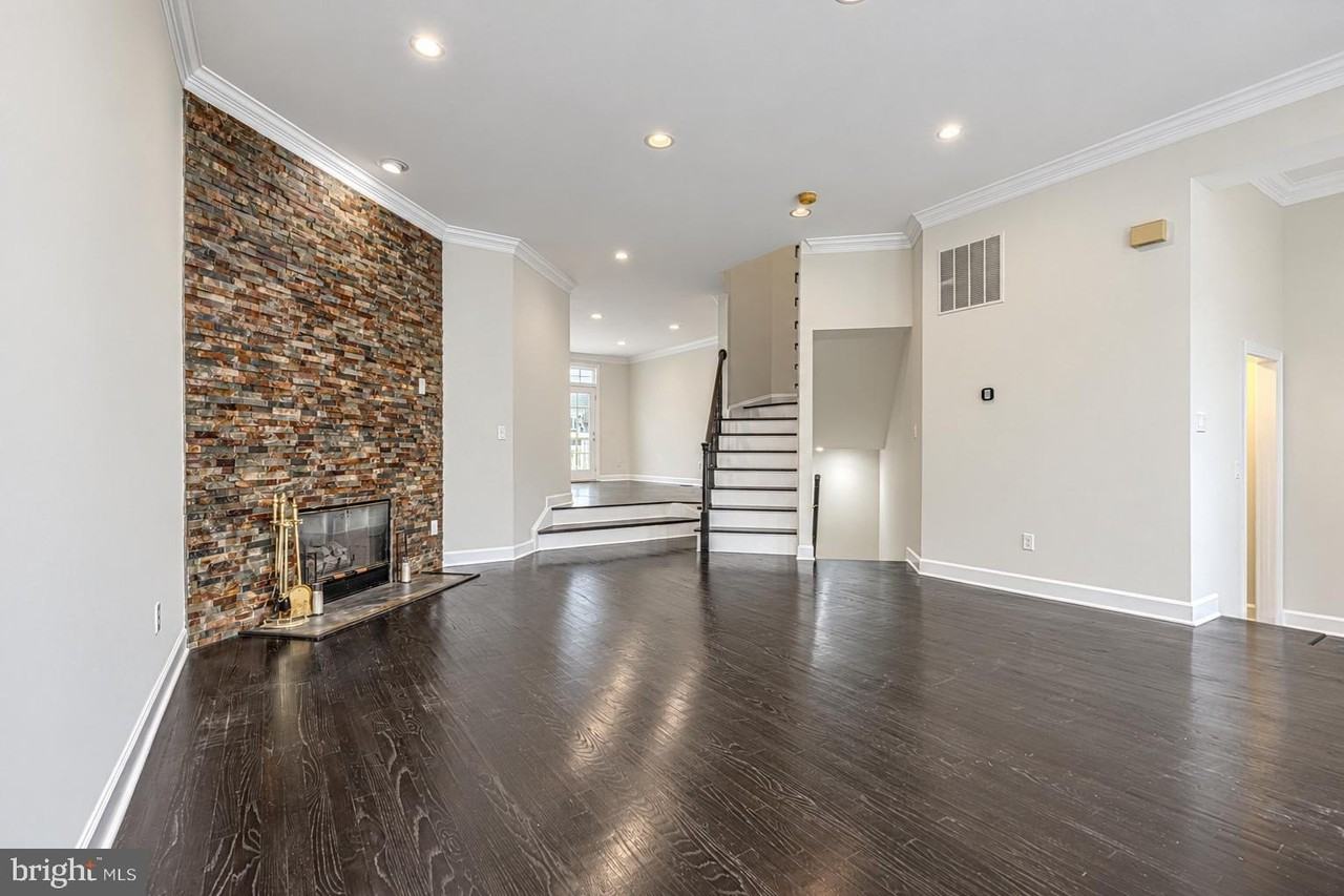 1805 Vance Pl - Photo 2 of 28