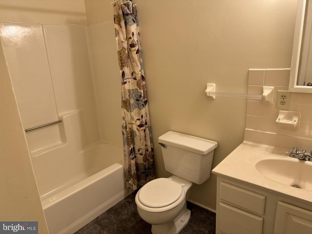 5121 Ridge Rd - Photo 5 of 11