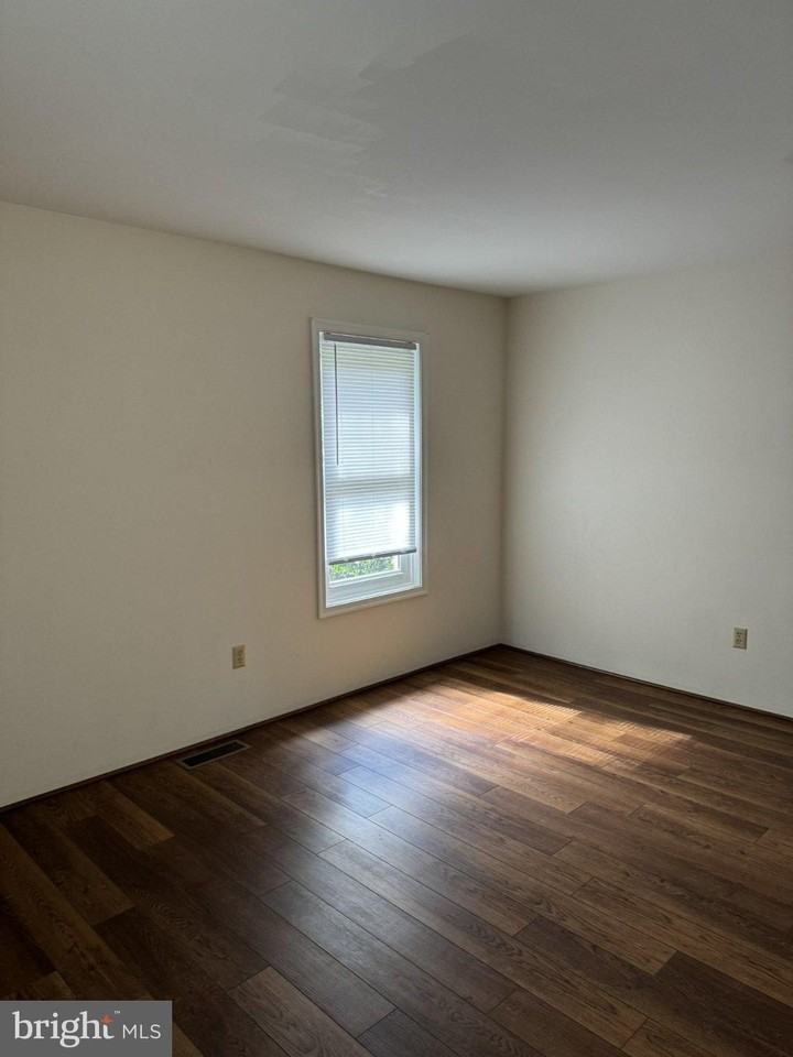 5121 Ridge Rd - Photo 6 of 11