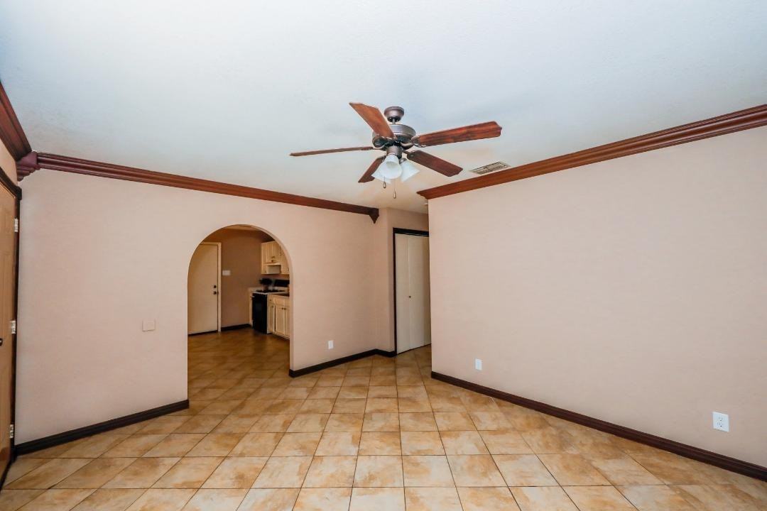 11811 Fawn Dr - Photo 3 of 27