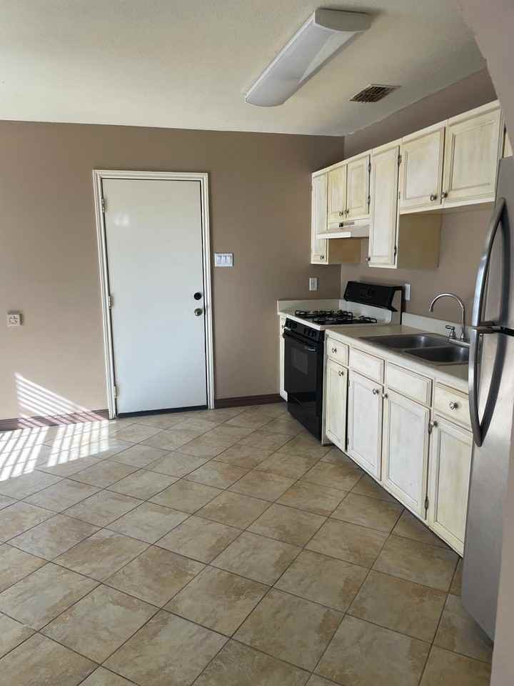 11811 Fawn Dr - Photo 5 of 27