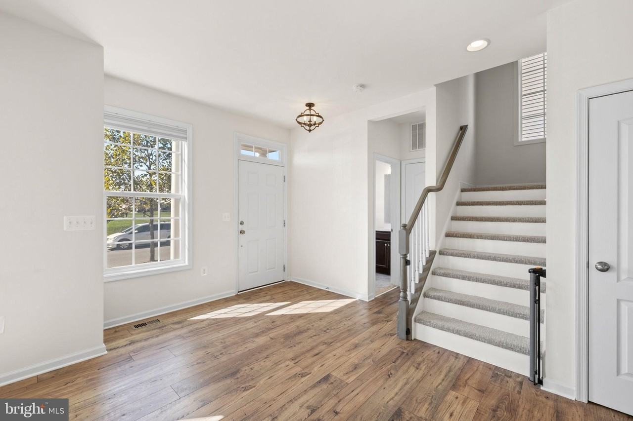 341 Foxglove Way - Photo 2 of 50