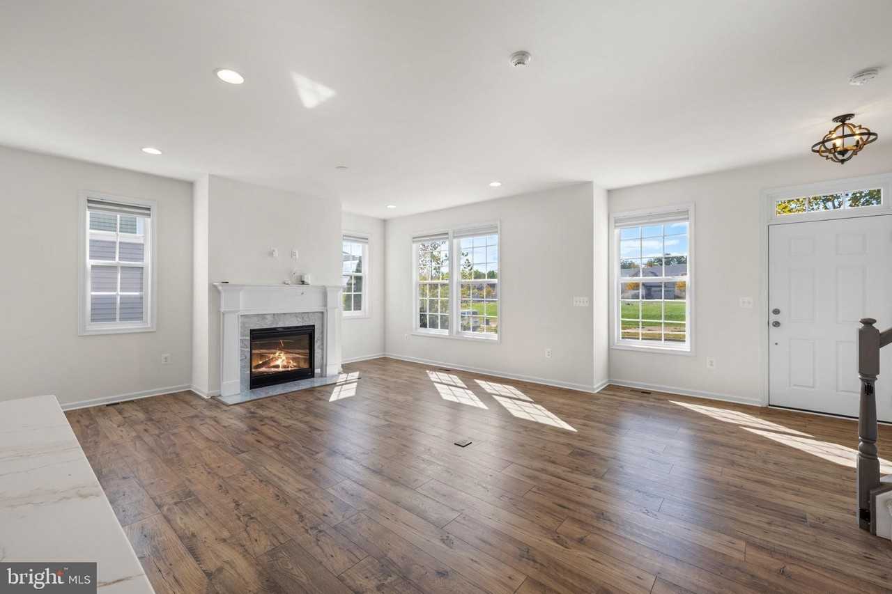 341 Foxglove Way - Photo 5 of 50