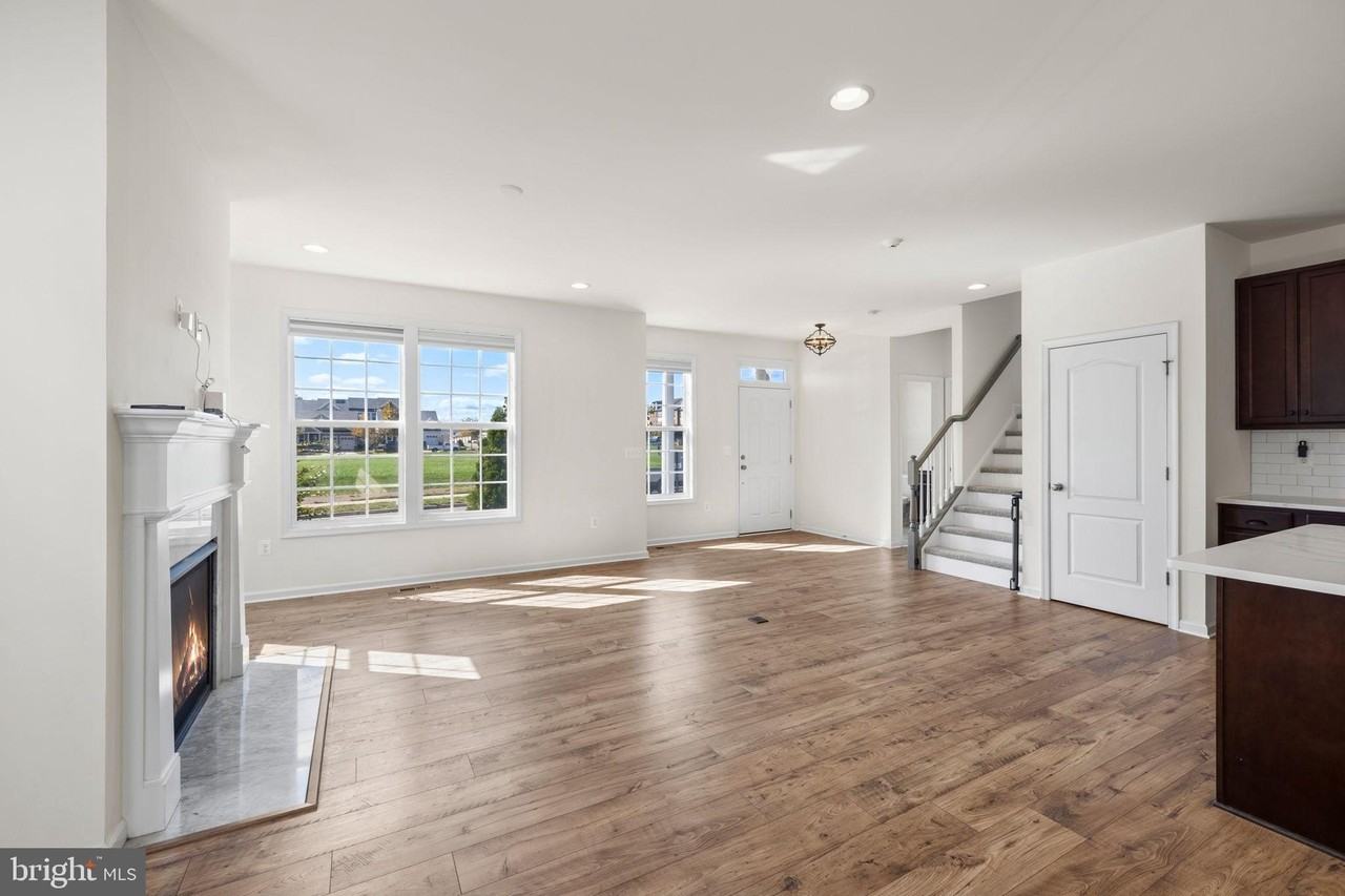 341 Foxglove Way - Photo 6 of 50