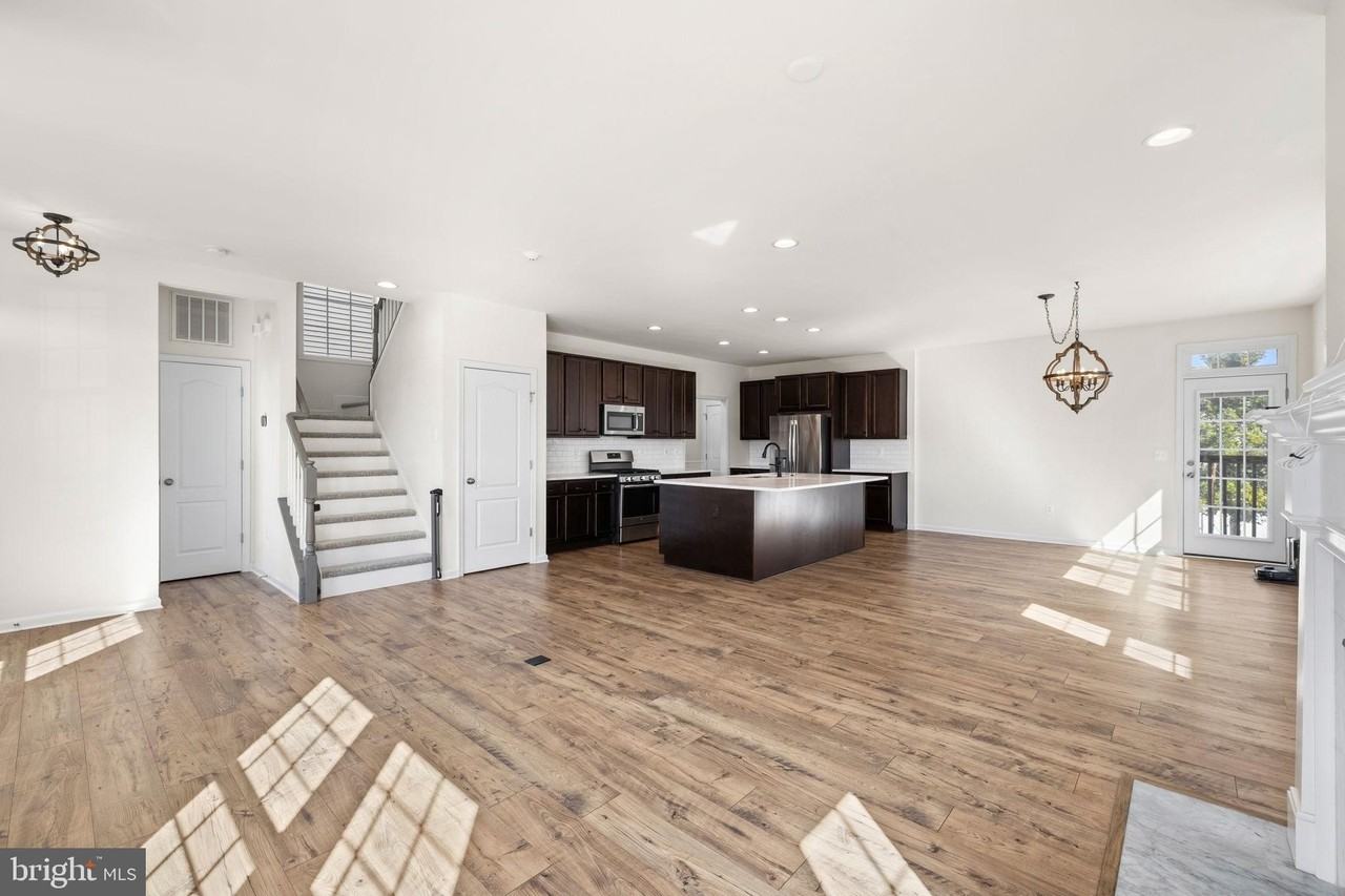 341 Foxglove Way - Photo 7 of 50