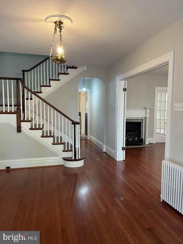 208 Fairmont Ave - Photo 3 of 20