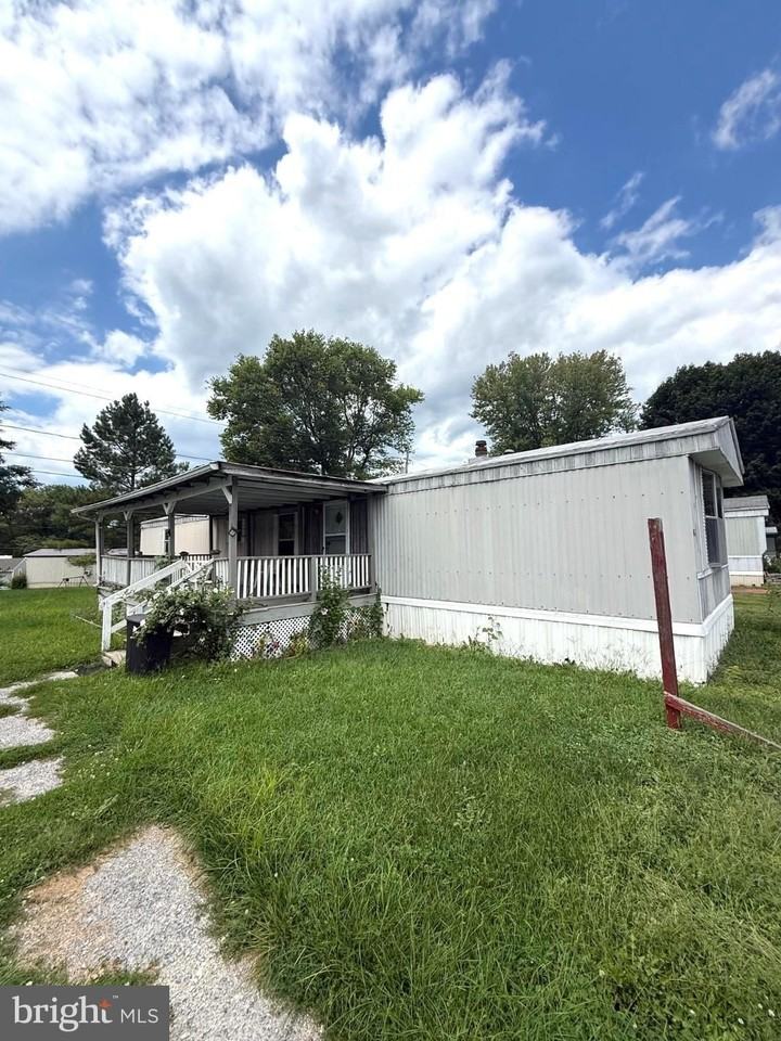 455 Gantt Dr - Photo 2 of 13