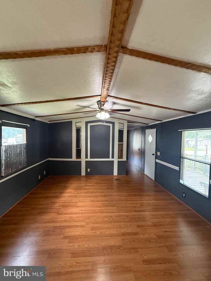 455 Gantt Dr - Photo 4 of 13