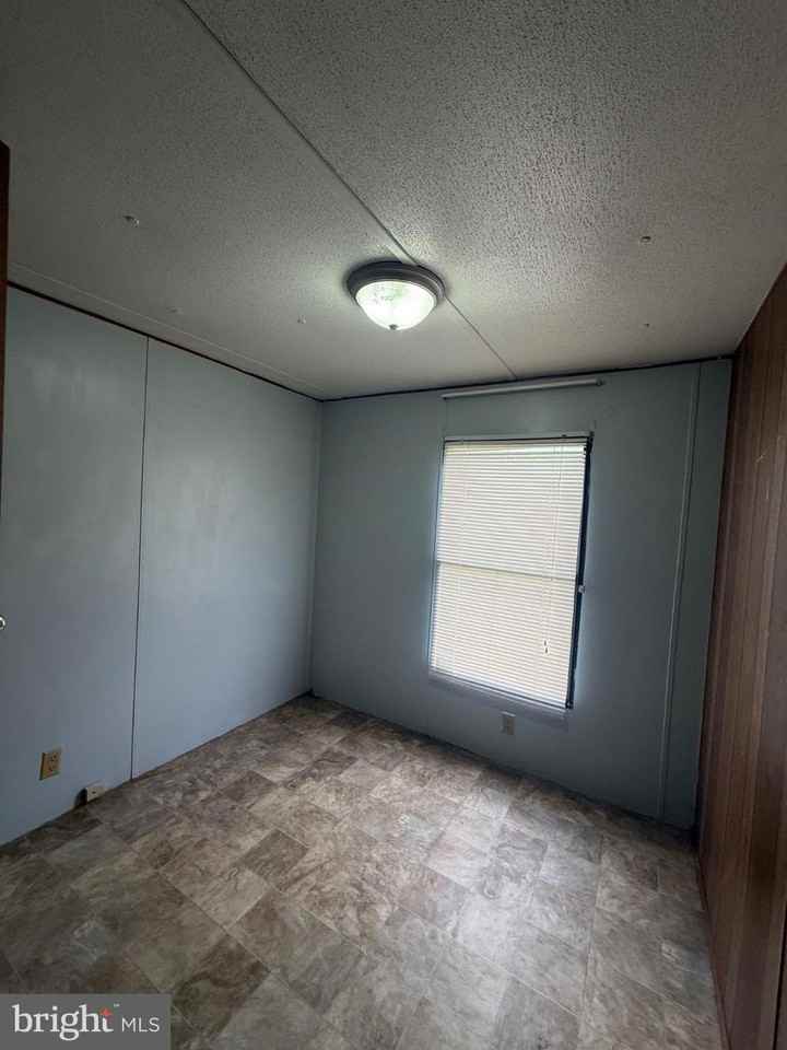 455 Gantt Dr - Photo 6 of 13