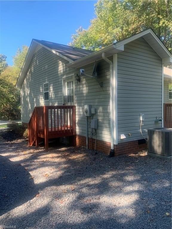 418 Oakland Ave - Photo 2 of 17
