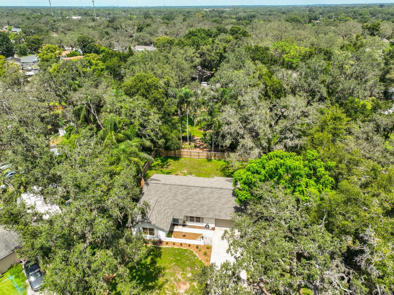 121 Windy Cir - Photo 4 of 37