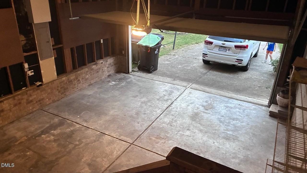 3200 Cregler Dr - Photo 3 of 20