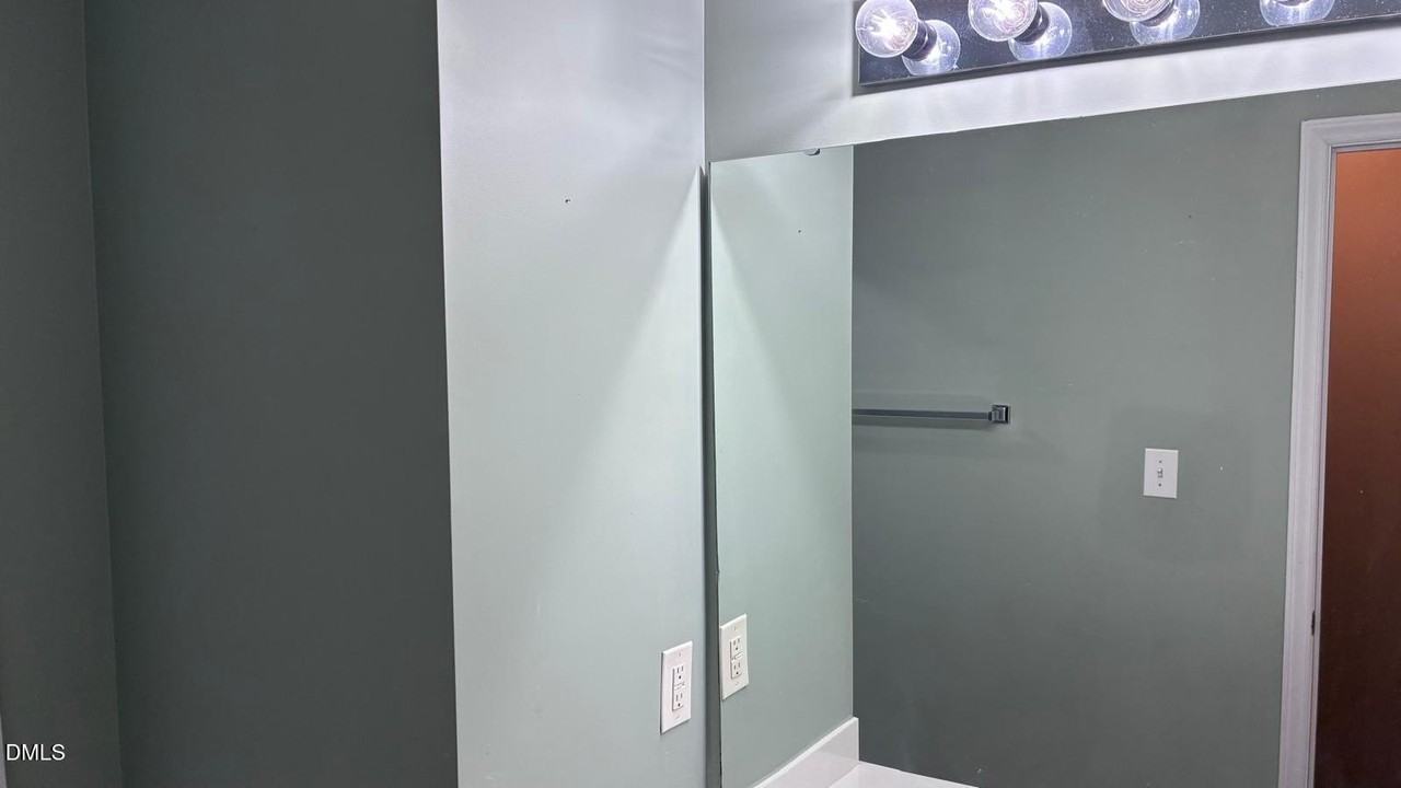 3200 Cregler Dr - Photo 5 of 20