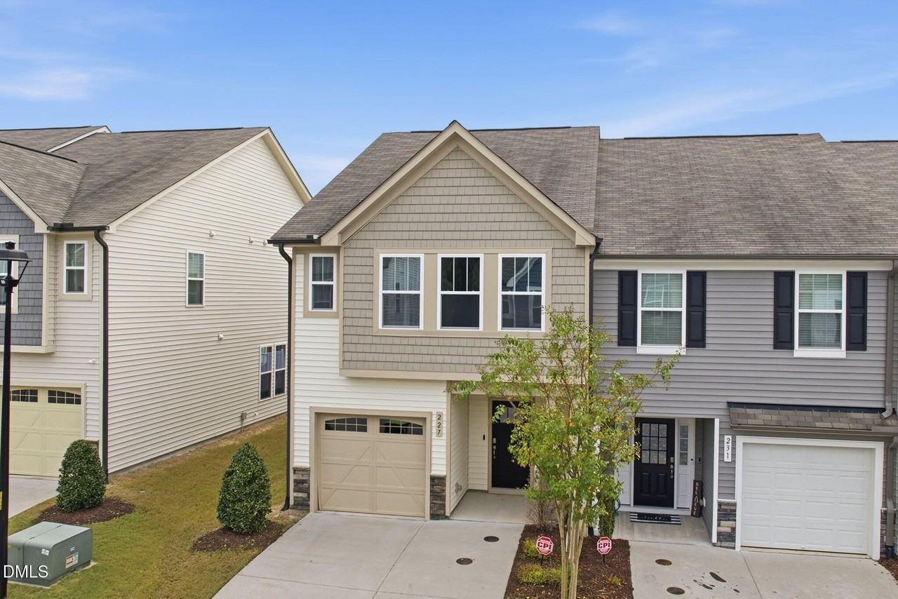 227 E Porthaven Way - Photo 2 of 28
