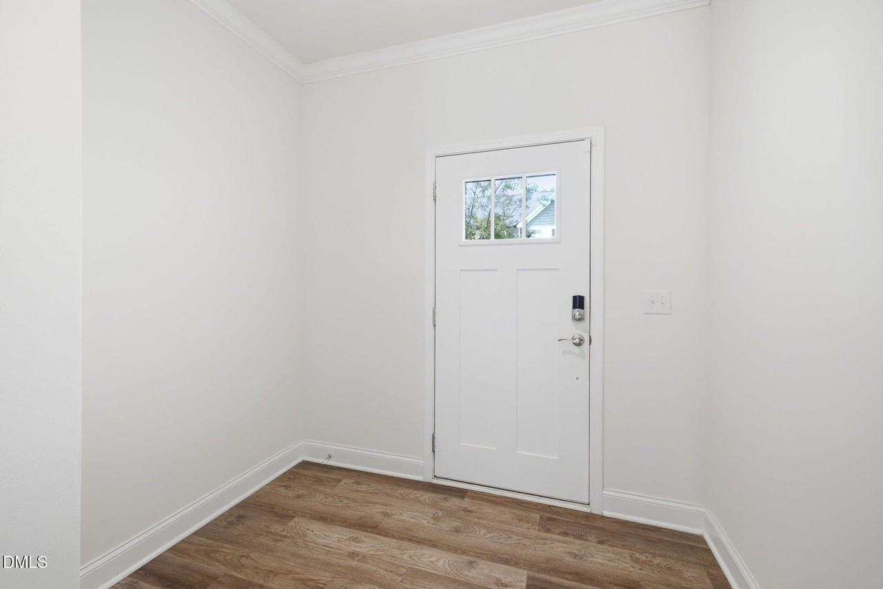 227 E Porthaven Way - Photo 4 of 28