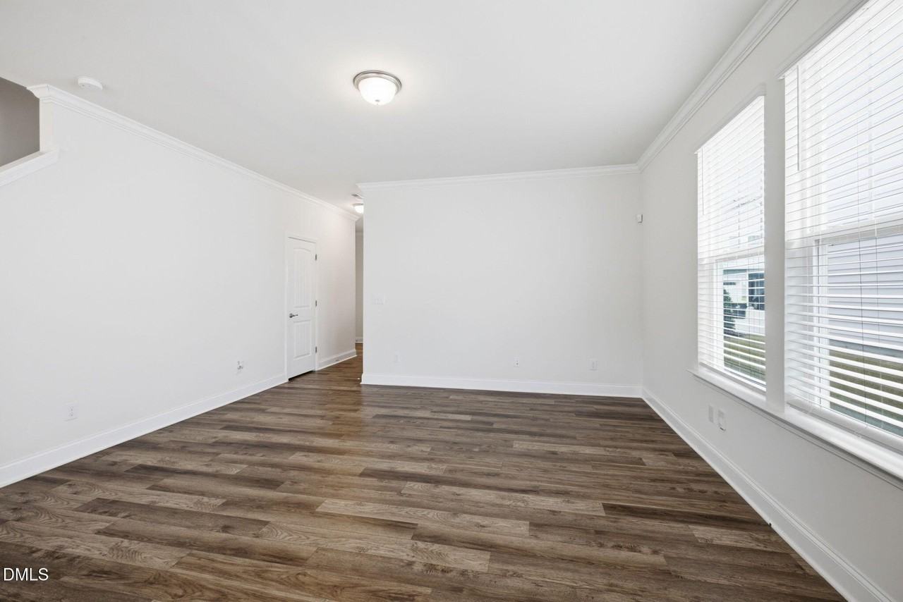 227 E Porthaven Way - Photo 6 of 28