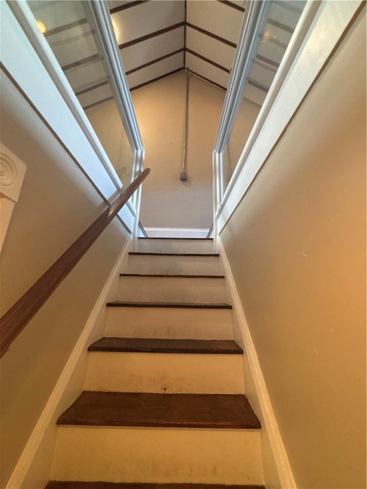 177 43 1/2 St - Photo 4 of 17