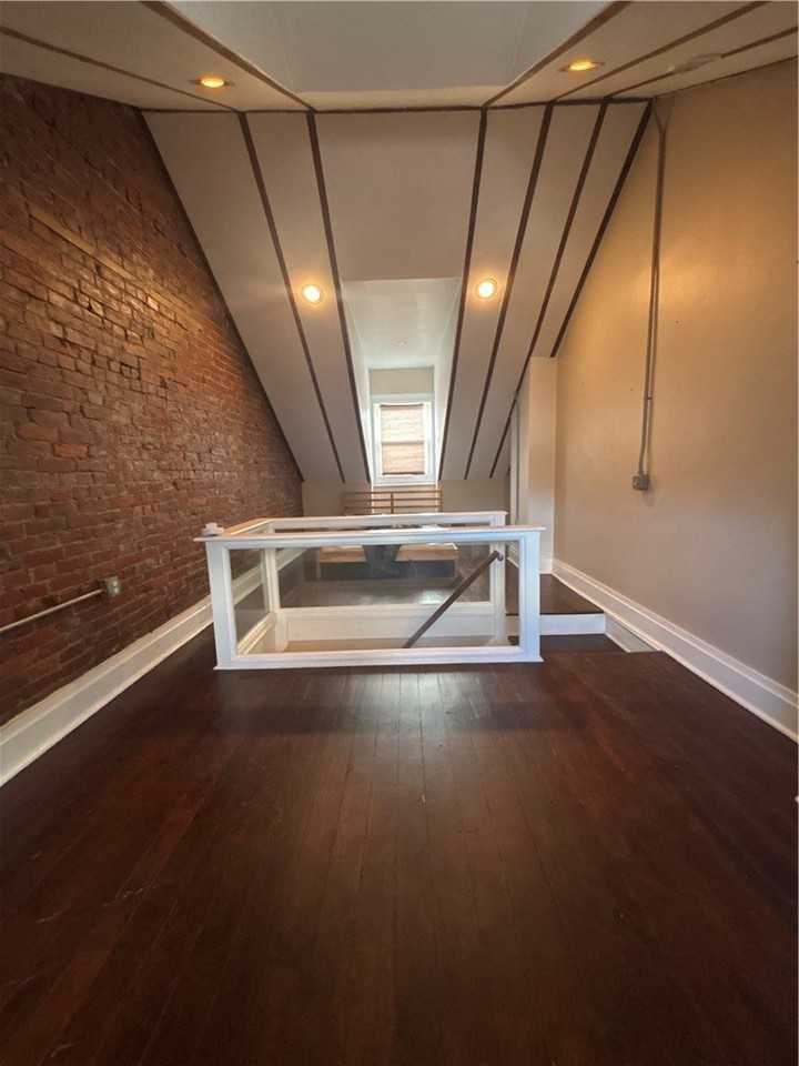 177 43 1/2 St - Photo 7 of 17