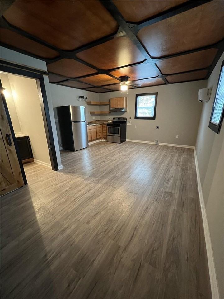 107A Davis St - Photo 2 of 9