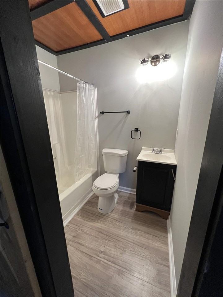 107A Davis St - Photo 4 of 9